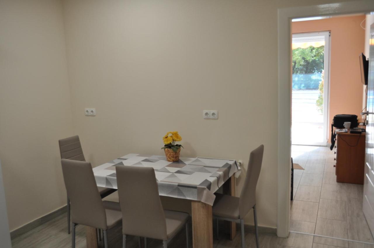 Relax Beach Apartman Hajdúszoboszló Extérieur photo