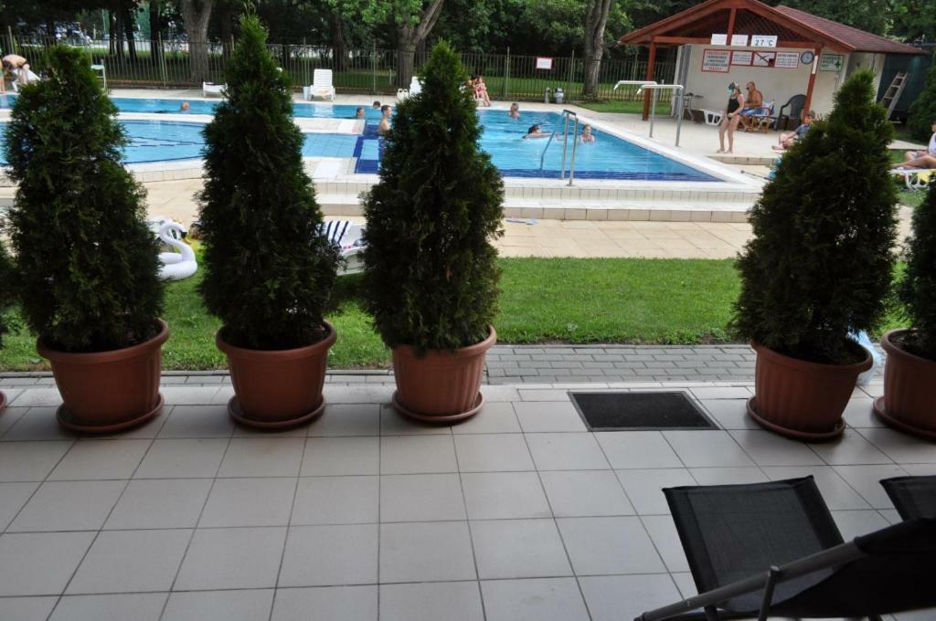 Relax Beach Apartman Hajdúszoboszló Extérieur photo